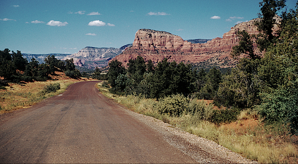 https://images.fineartamerica.com/images/artworkimages/medium/2/sightseeing-in-arizona-oak-creek-canyon-arizona-ariz400-00101-kevin-russell.jpg