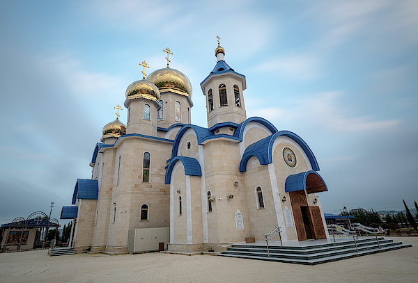 https://images.fineartamerica.com/images/artworkimages/medium/2/the-famous-russian-style-orthodox-church-at-the-village-episkop-michalakis-ppalis.jpg