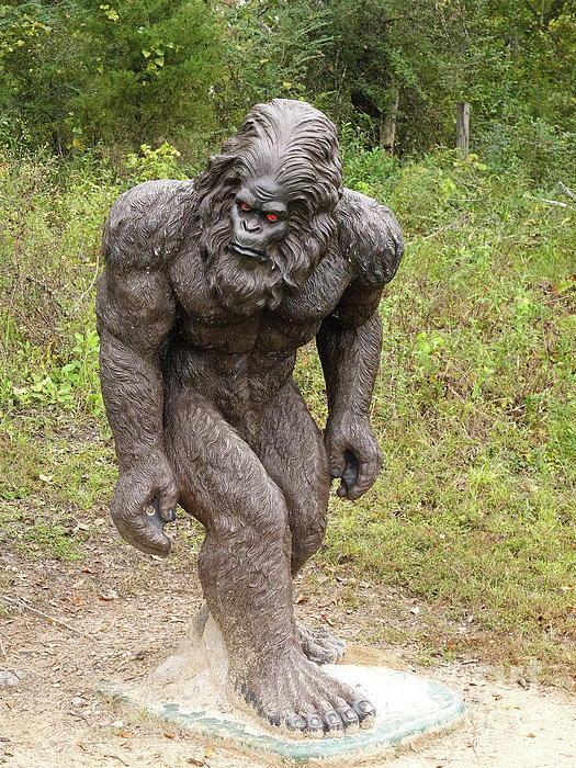 Gary Richards - Bigfoot Statue