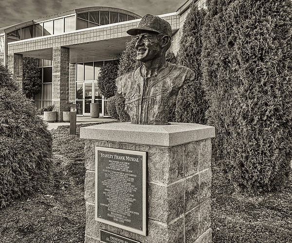 https://images.fineartamerica.com/images/artworkimages/medium/3/1-bust-of-baseball-legend-stan-musial-mountain-dreams.jpg