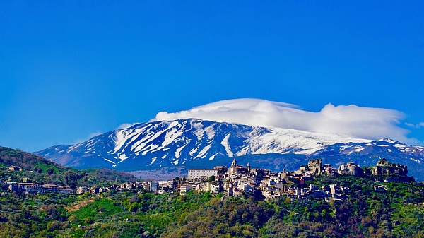 Joe Vella - Mount Etna with Castiglione di Sicilia in the foreground, Sicily, Italy .