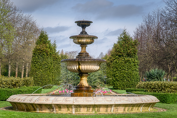 Raymond Hill - Regents Park  Fountain