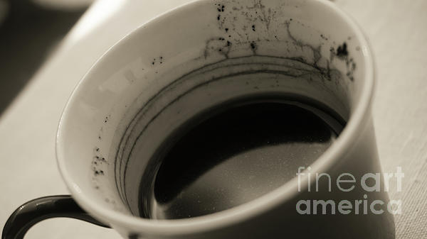 https://images.fineartamerica.com/images/artworkimages/medium/3/2-black-and-white-artistic-black-coffee-cup-close-up-dragos-nicolae-dragomirescu.jpg