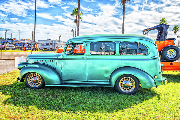 1948 Chevrolet Suburban Jigsaw Puzzle