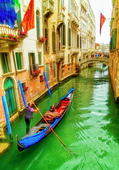 Kay Brewer - A Gondola in Venice