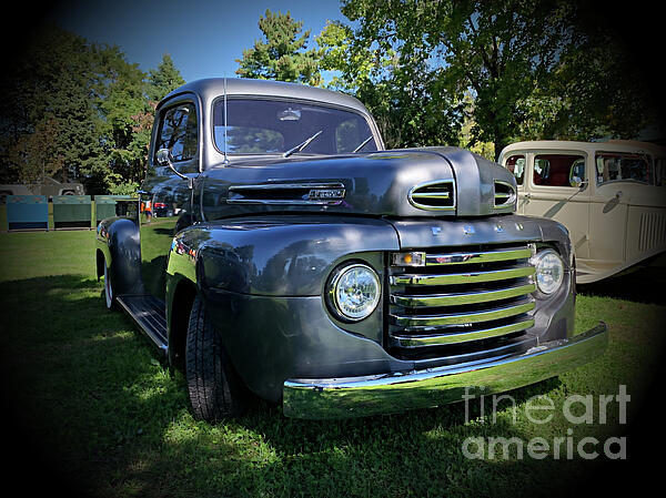 Luther Fine Art - Antique Ford Truck