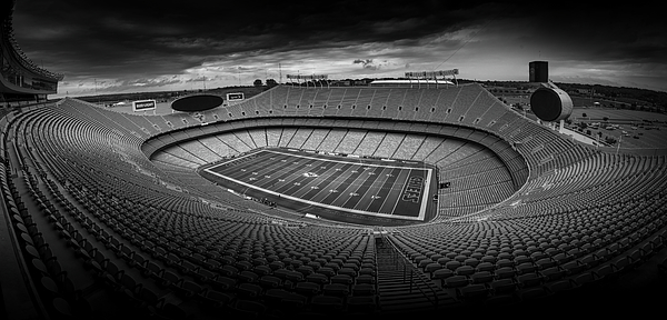 Kansas City Chiefs #67 Photograph by Robert Hayton - Pixels