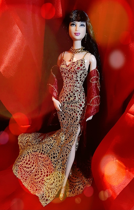 Forensische geneeskunde gewoontjes opmerking Barbie In Red And Gold Glamour Dress Jigsaw Puzzle by Natasa Janjatovic -  Pixels