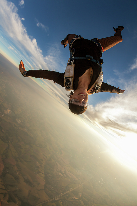 Wallpaper Roll Skydiving photo. - PIXERS.NET.AU