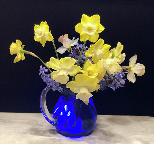 Steve Karol - Blue Vase with Daffodils 
