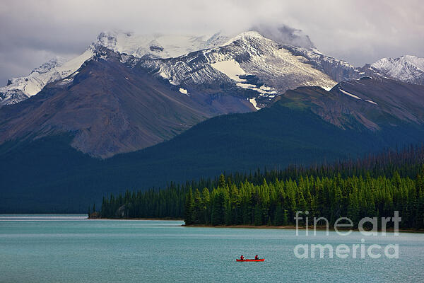 Henk Meijer Photography - Canoeing on Maligne Lake, Alberta, Canda
