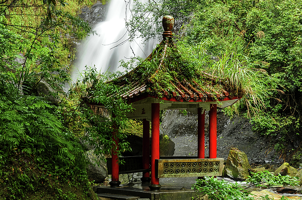 Eckart Mayer Photography - Chinese pavilion and waterfall