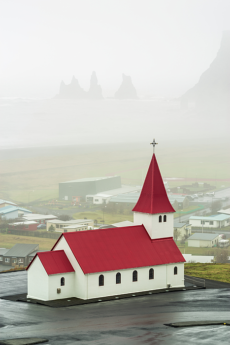 Luigi Morbidelli - Closeup of the church in Vik i Myrdal, Iceland