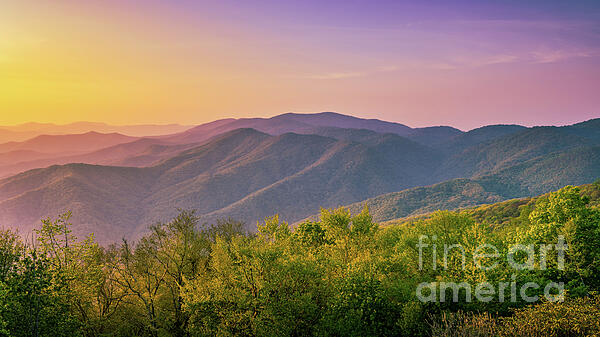 Kim Mulholland - Eternal Sunset A Love Letter to the Smoky Mountains