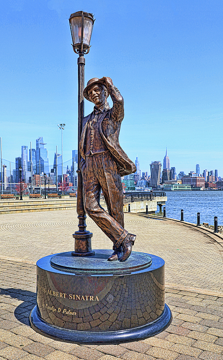 Allen Beatty - Francis Albert Sinatra Statue 3