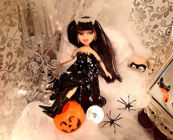 Bratzillaz House of Witchez Doll toy Jade J'Adore Meygana Broomstix Sashabella  paws scary halloween
