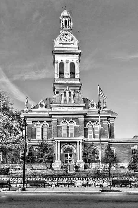 Sharon Popek - Historic Jessamine County Courthouse Black and White