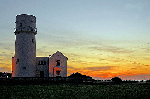 Bill Lee - Hunstanton Lighthouse at Dusk