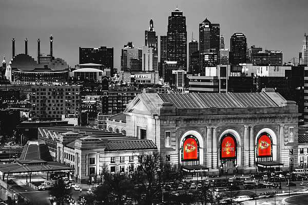 Union Station - Kansas City Fountain - KC Chiefs Adult Pull-Over Hoodie by  Gregory Ballos - Pixels