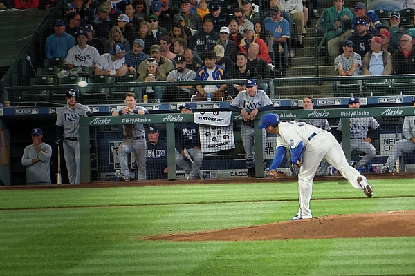 MLB wrap: Mariners fans honor 'King Felix' Hernandez in emotional final  start with team