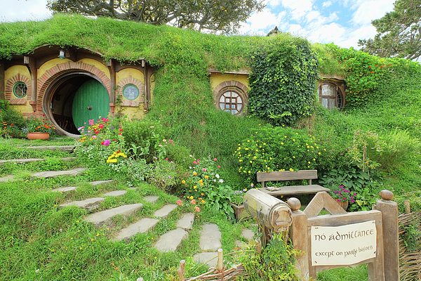 Exterior of bag end, hobbiton. painting by edward hopper