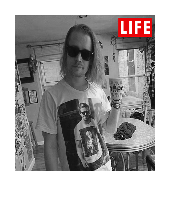 https://images.fineartamerica.com/images/artworkimages/medium/3/macaulay-culkin-and-ryan-gosling-shirt-home-alone-movie-fans-film-fans-shirt-vintage-funny-graphic-t-aurkena-gimenez-transparent.png