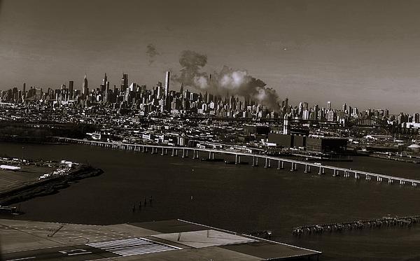 Thomas Brewster - Manhattan in black-and-white