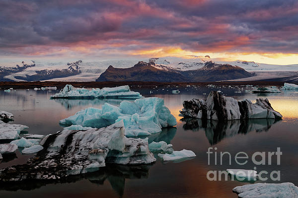 Tom Schwabel - Midnight Sunset at Jokulsarlon Glacial Lagoon in Iceland