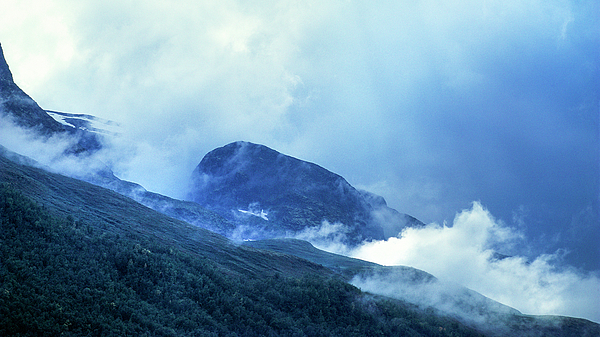Kim Lessel - Mountain Clouds Scenery
