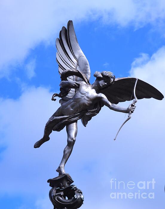 Marcus Dagan - Presenting Eros From Piccadilly Circus, London