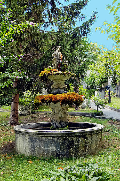 Paolo Signorini - Rapallo - Fountain and Musk - Italy