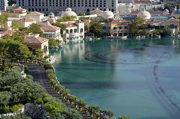 https://images.fineartamerica.com/images/artworkimages/medium/3/restaurant-row-on-lake-bellagio-at-daybreak-in-las-vegas-shawn-obrien.jpg