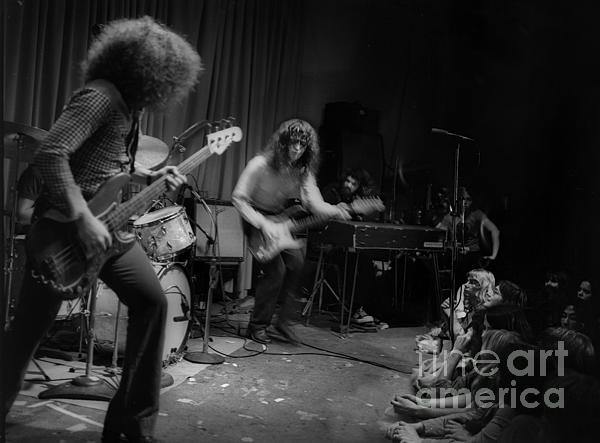 Photos en vrac - Page 28 Rory-gallagher-at-the-whiskey-a-go-go-wernher-krutein