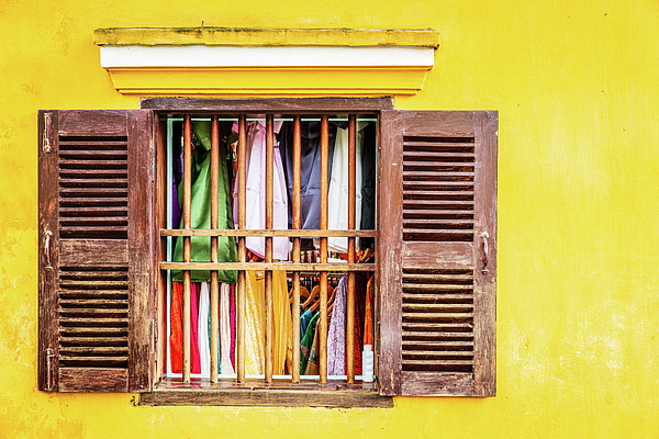 Alexey Stiop - Shop window in Hoi An
