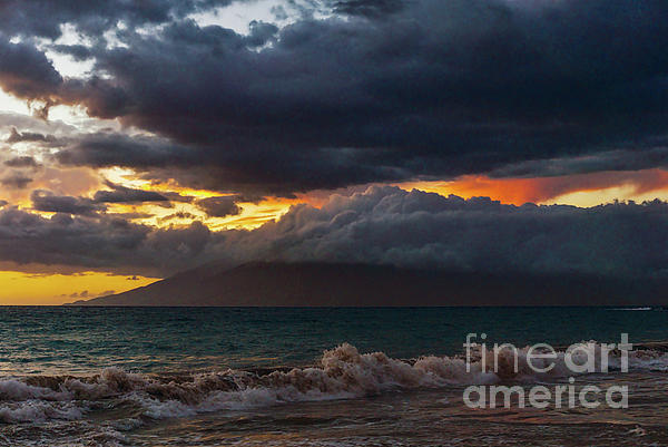 https://images.fineartamerica.com/images/artworkimages/medium/3/smoldering-hawaii-sunset-dale-kohler.jpg