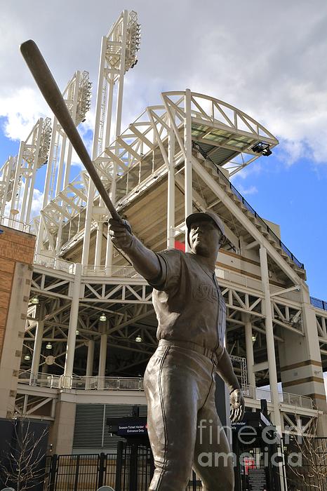 Statue of Jim Thome is fitting for Progressive field, but the