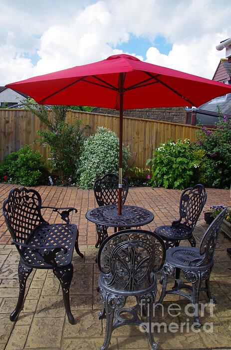 Lesley Evered - Summer Dining - Outdoor Seating