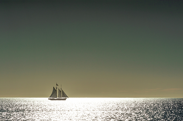 Hugh Warren - Sun Sailing