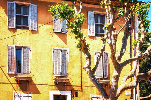 Tatiana Travelways - Sunny yellow Provence walls