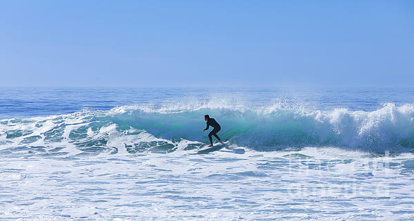 Nina Prommer - Surfer and Wave