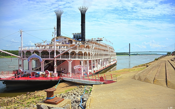 Lisa Wooten - The American Queen Steamboat In Cape Girardeau