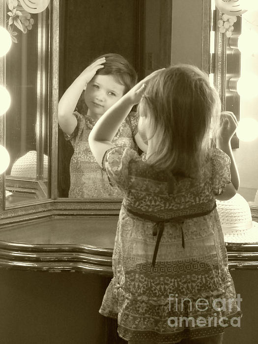 Connie Sloan - The Girl in the Mirror Sepia