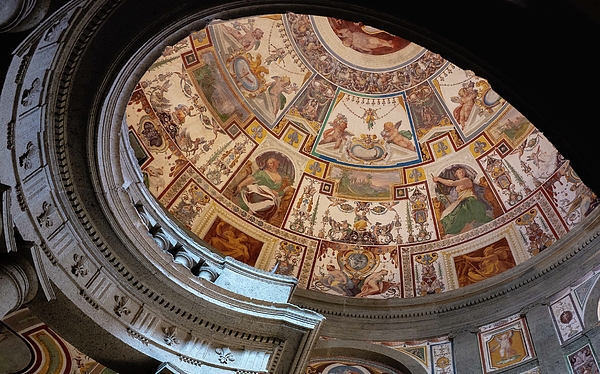 Nina Kulishova - The spectacular Scala Regia of Palazzo Farnese in Caprarola.Italy. 4