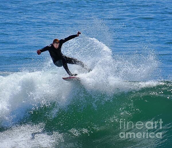 Dyanne Klinko - This Surfer Has Skills