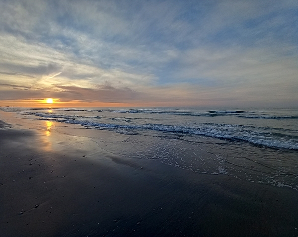 Beachscapes Gallery LLC - Tranquil Sunrise