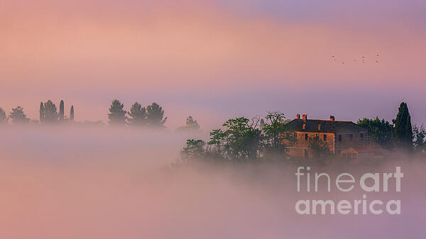Henk Meijer Photography - Villa in morning mist, Tuscany, Italy
