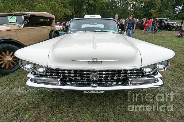 https://images.fineartamerica.com/images/artworkimages/medium/3/wide-angle-view-of-the-front-of-a-vintage-buick-electra-convertible-william-kuta.jpg