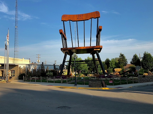 Joseph Schofield - Worlds Largesr Rocking Chair 