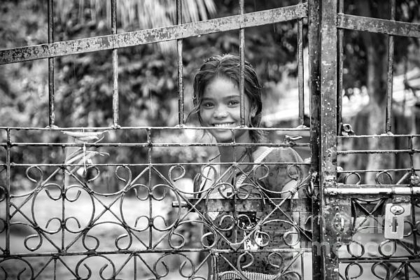 Stefano Senise - Young Indian Smile - Street beautiful girl portrait black and white