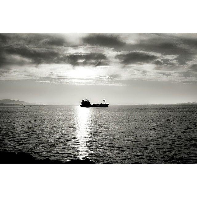 Mas Photograph -  Εδώ καράβια by Giorgos Kalogirou
